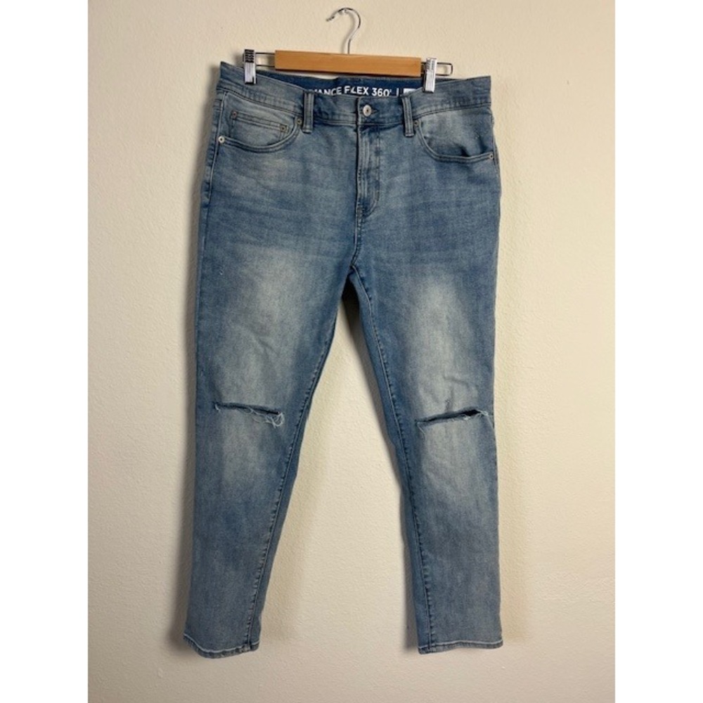 GapFlex 360 Womens Sz 34x30 Jeans Slim‎ Fit Light Wash Distressed Ripped Knee